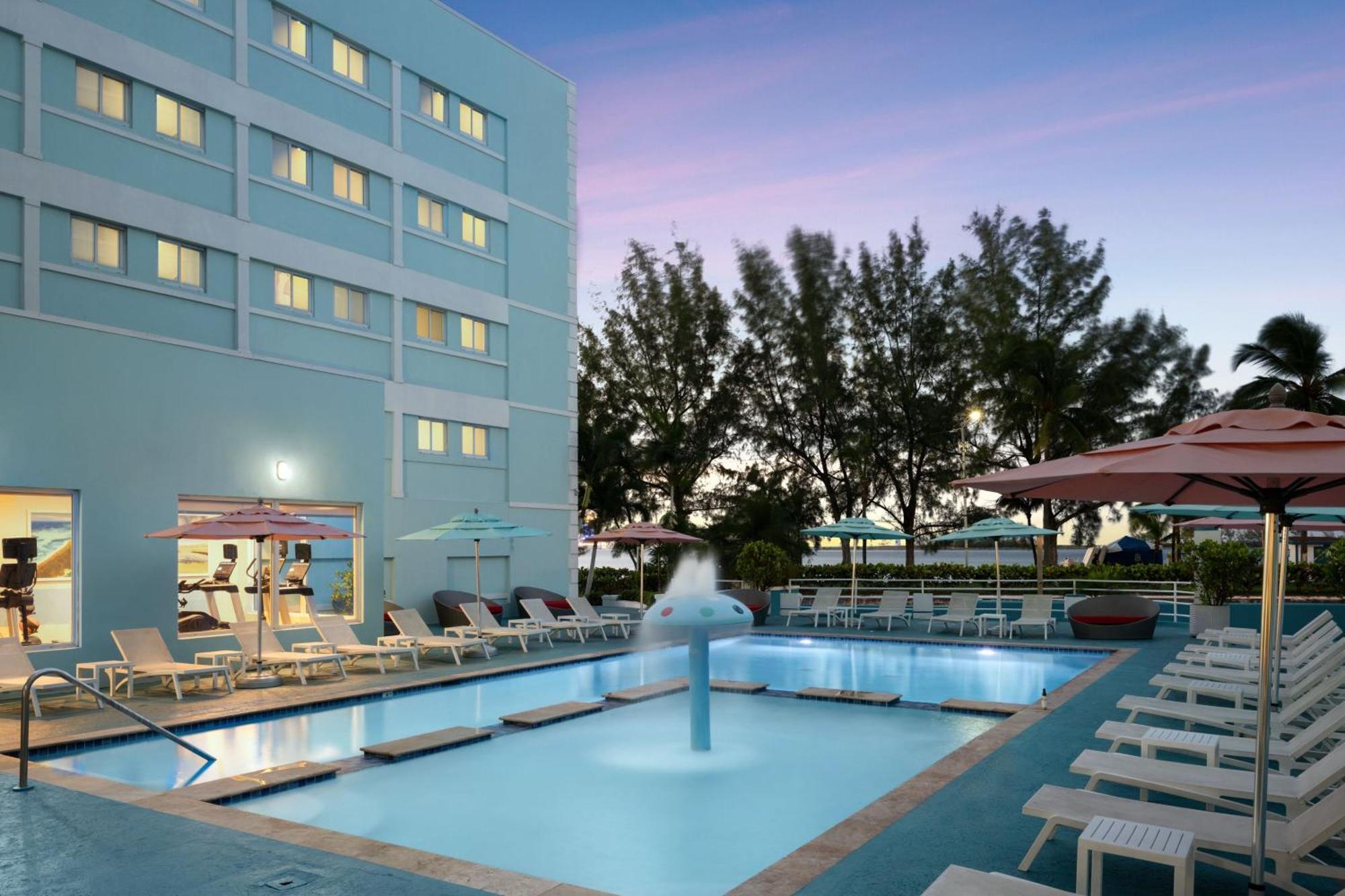 Courtyard By Marriott Downtown/junkanoo Nasáu